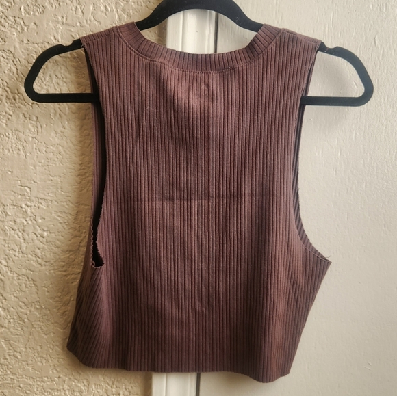 aerie- Rebel Cropped Tank - Picture 3 of 6